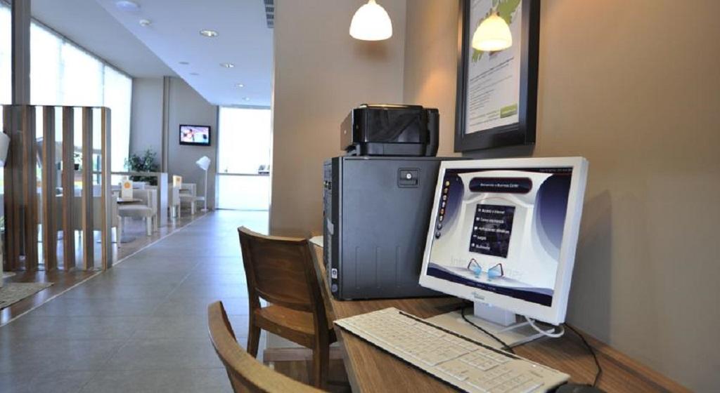 Hotel Campanile Airport