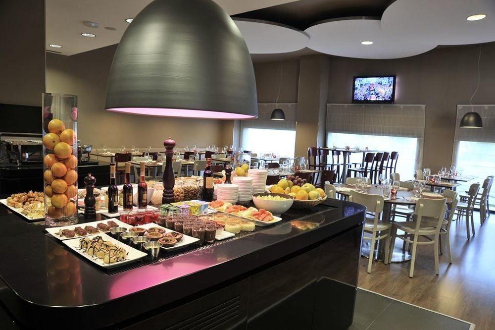 Hotel Campanile Airport